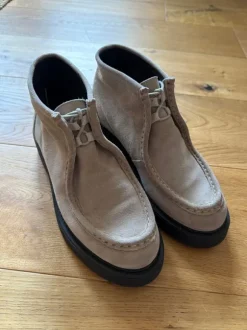 Schnürschuhe