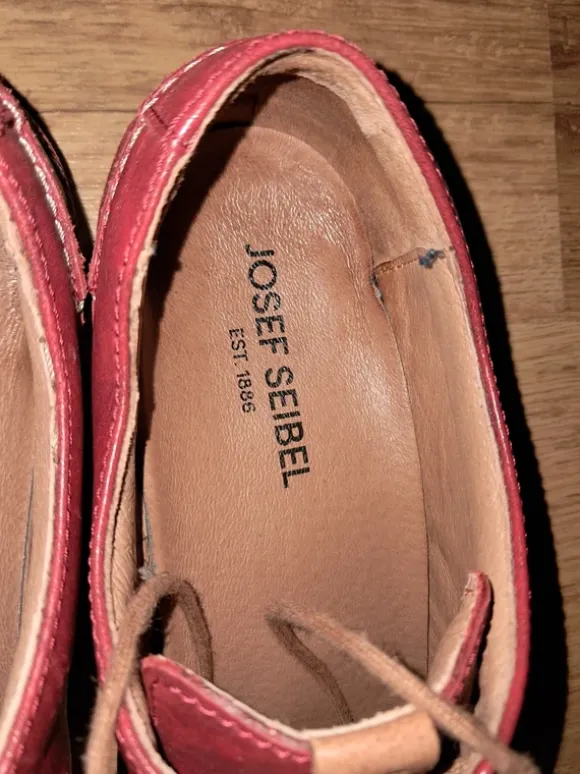 Schnürschuhe