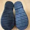 Schoen met brede neus