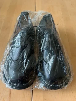 Schoen met brede neus