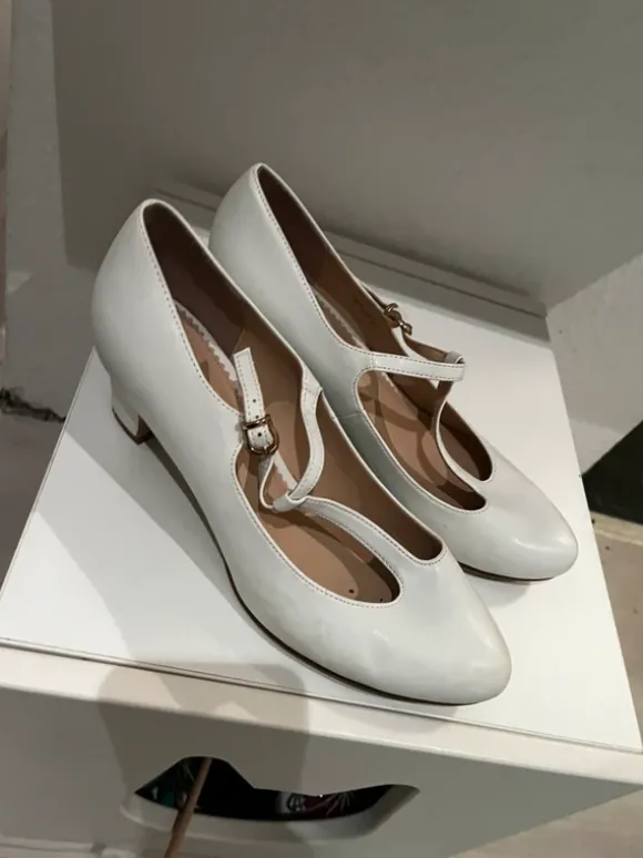 Schuhe mit Absatz/weiß