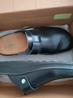 Schuhe, Schlappen, Clogs