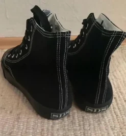 Schuhe, Sneakers