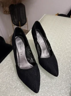 Schwarz High Heels Pumps aus spitze
