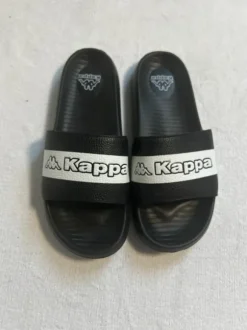 Schwarz weiße kappa latschen