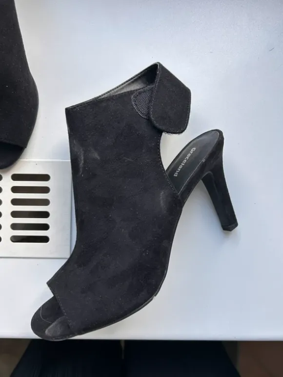 schwarze Absatzschuhe