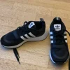 Schwarze Adidas Multix J G55537