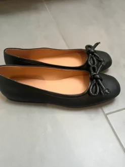 Schwarze Ballerinas