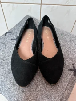 Schwarze Ballerinas
