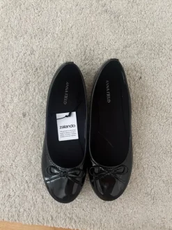 Schwarze ballerinas