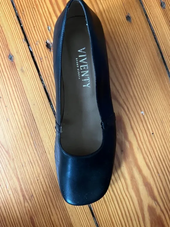 schwarze Ballerinas aus echtem Leder