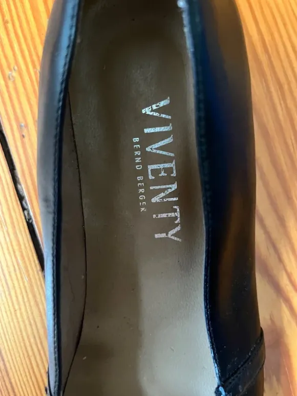 schwarze Ballerinas aus echtem Leder