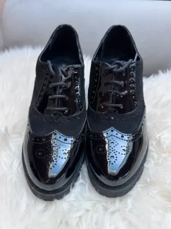 Schwarze Brogue Pumps / Schnürschuhe Größe 36