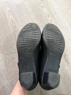 Schwarze elegante Halbschuhe