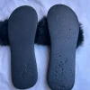 schwarze flauschige Pantoletten 40/41
