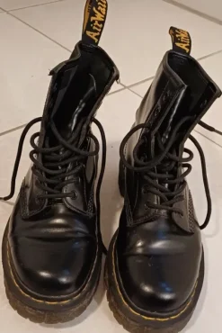 Schwarze, halbhohe Dr.Martens
