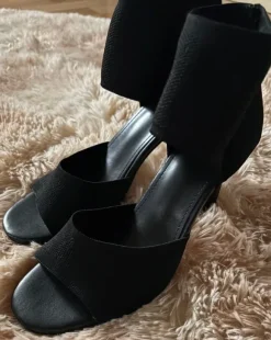 Schwarze High Heel Sandaletten mit Stretch-Schaft – Gr. 38 – Wie neu!