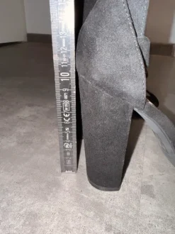 Schwarze Highheels
