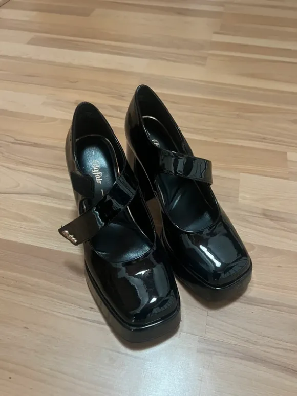 Schwarze hohe schuhe gr 37