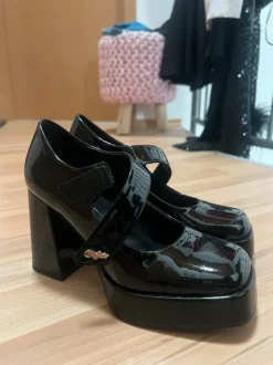 Schwarze hohe schuhe gr 37