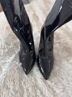 Schwarze Lack Stiefeletten Leder