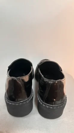 Schwarze Lack-Loafer / Penny Loafer