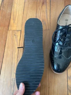 Schwarze Lackschuhe neu