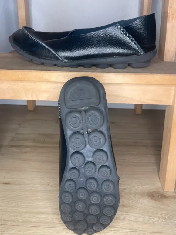 Schwarze Leder-Ballerinas / Slipper in Größe 40 🖤