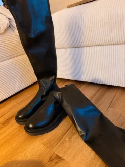 Schwarze Overknee Boots Gr. 42