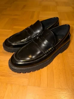 Schwarze Penny Loafer H&M Gr. 42 – Dark Academia / 90s Look