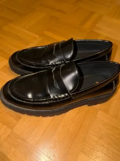 Schwarze Penny Loafer H&M Gr. 42 – Dark Academia / 90s Look