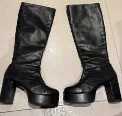 Schwarze Plateau Stiefel Damen