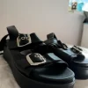 Schwarze Sandalen