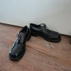 Schwarze Schnürschuhe