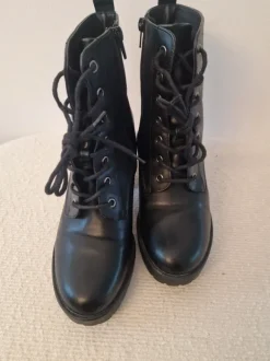 Schwarze Schnür-Stiefeletten mit Blockabsatz Gr.40