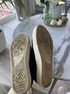 Schwarze Slip-On Sneaker Pull&Bear mit Patches Gr. 39