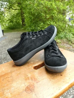 Schwarze Sneaker