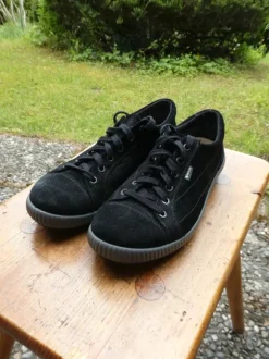 Schwarze Sneaker