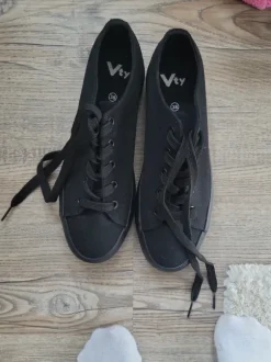 Schwarze Sneaker Plateau