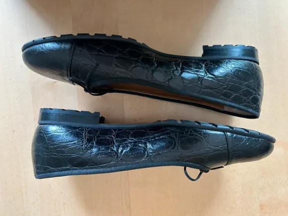 Schwarzer Leder Ballerina