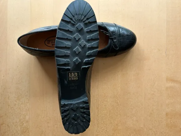 Schwarzer Leder Ballerina