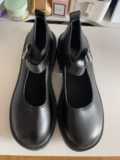 Süße schuhe cottagecore/goth vibe gr. 41