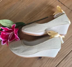 Süße Sommerschuhe mit Perlen.Gr 40.Neu