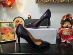Sehr elegantes Stilettos Dunkelviolett High Heel