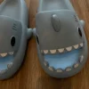 Sharkies Shark Schlappen Hausschuhe Badelatschen
