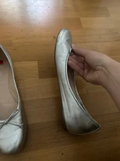 silberne ballerinas