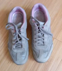 Skechers