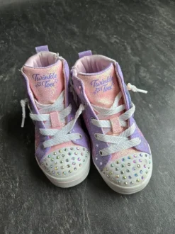 Skechers