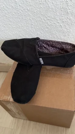 Skechers BOBS Slipper – Schwarz, bequem & leicht