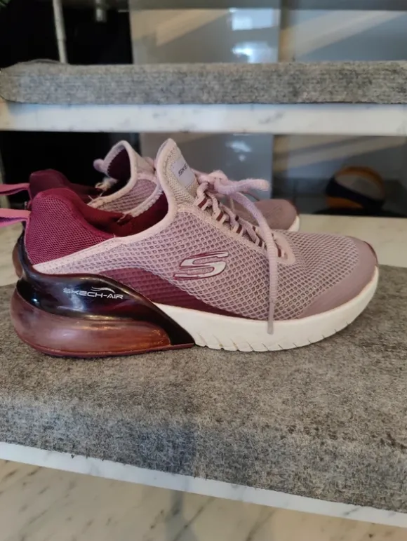 Skechers Schuhe in Größe 37